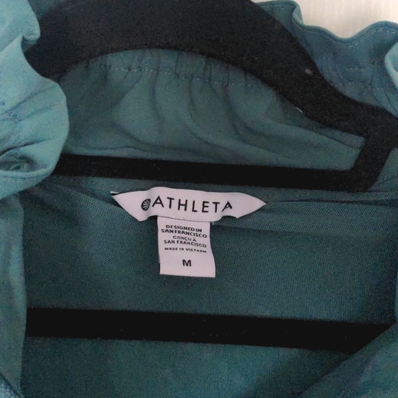 Athleta 1/4 Zip Hi-low Popover Raincoat with Ruffled Collar - Picture 2 of 3